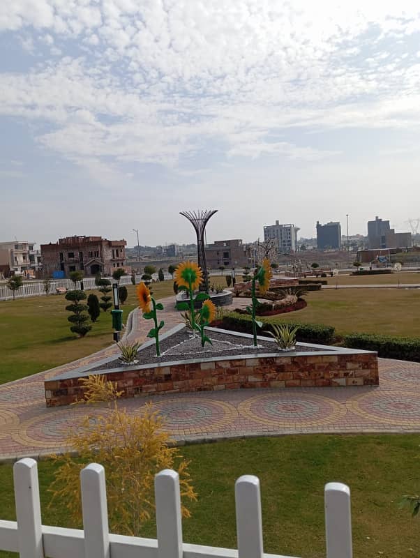 8 MARLA CORNER PLOT FOR SALE in FAISAL TOWN BLOCK C 4