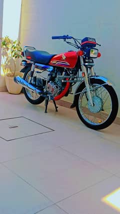 urgent sale Honda 125 self start Crome edition