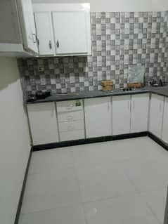 G. 9 upper portion for rent 2beds 2bath tv lounch