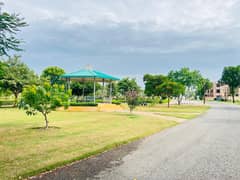 Prime Facing Park 21 Marla Residential Plot For Sale In Lake City Sector M-2:YOUR DREAM HOME AWAITS
