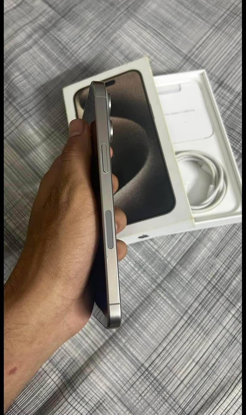 15 Pro Max, Natural titanium, complete box, Non JV, 10/10 condition 2