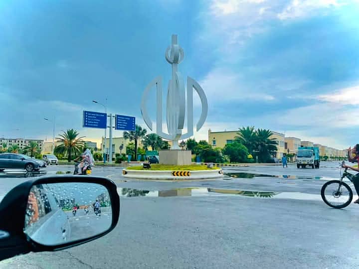 20 Marla plot fo sale in NFC 1 good location near park marked for sale plot 2