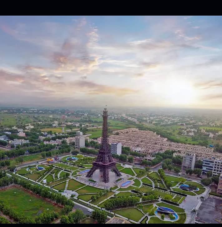 20 Marla plot fo sale in NFC 1 good location near park marked for sale plot 6