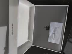 Macbook Air M1 2020 8gb/256gb - has screen spots/dots