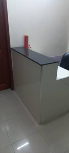 Reception table