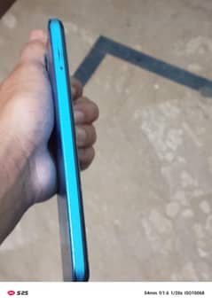 4/64 contion ap ky samny hy ok phone hy only mobile with lead no box