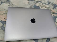 MacBook pro 2022