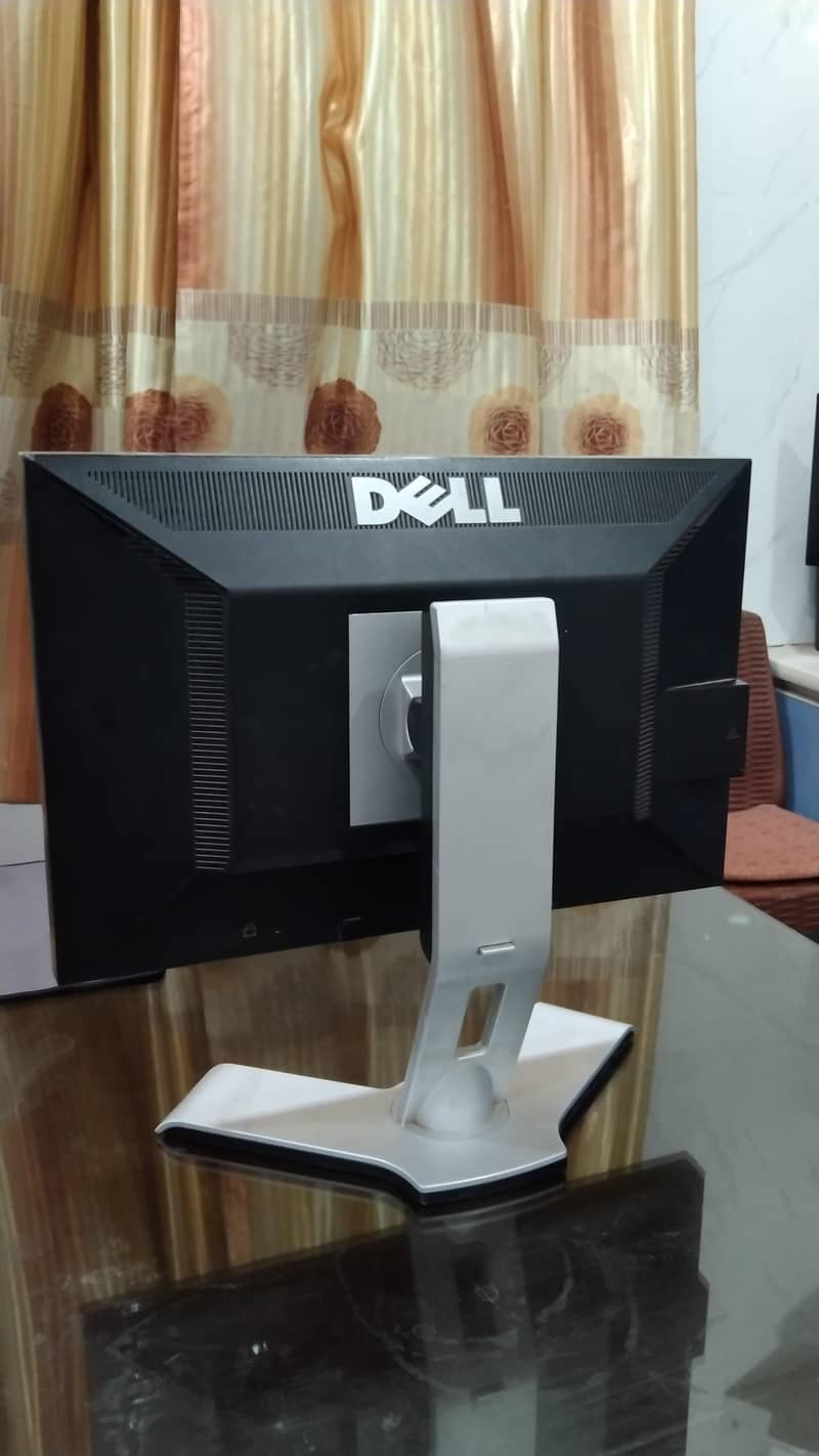 Dell 1909W 19" Widescreen LCD Monitor Minor Lines | Working Condition 2