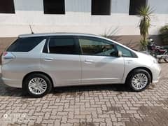 Honda fit shuttle hybrid 1.3
