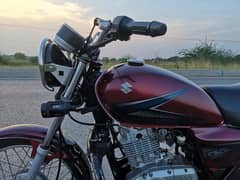 Suzuki GS 150 2016