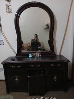 dressing table and stool