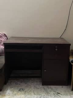 Office table used condition