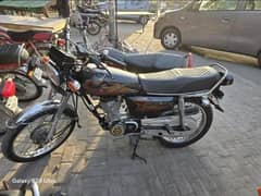 Honda 125 Black color