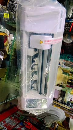 sticker cutting machine