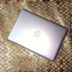 Macbook Pro (good conditions)