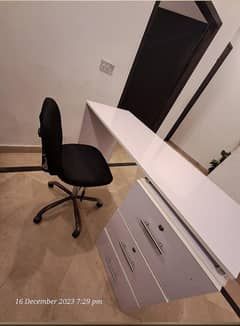 Modern White Work Desk Table for Sale – With 3 Drawers
