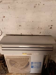 Haier 410 gas 10/10 condition AC . . 03021346437
