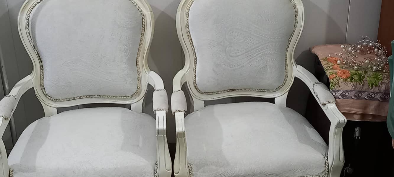 2chairs with table or without table 1