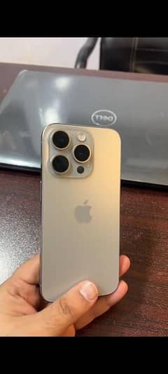 Iphone 15 pro natural titanium