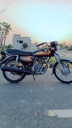 Honda 125 black color lush condition