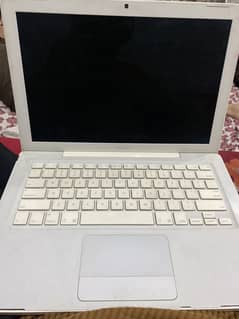 Macbook 2007 condition new