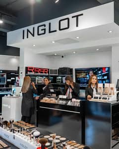 Sales girl Need for Cosmetics shop 6X