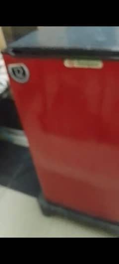 1 mini dawlance room fridge in good condition for sale