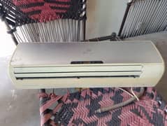 Dawlance 1.5 Ton Used AC in working conditions