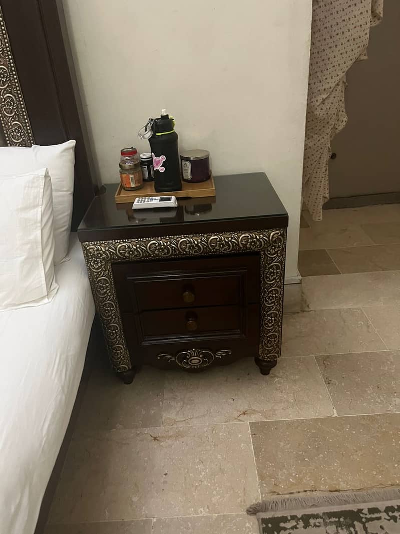 Chinioti style bed with tables and dressing table 4