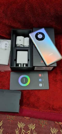 Huawei mate 40 pro 8GB RAM 256GB ROM 0320/9780/370
