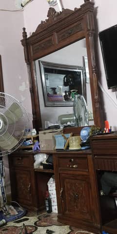 Dressing table