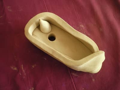 Female  assistent  for clay work