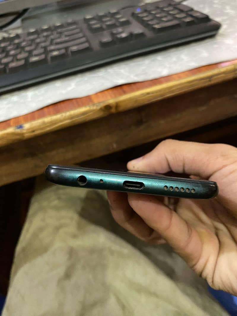 Infinix not 10 10 by 9 condition 4
