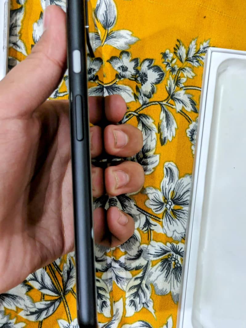 Google pixel 4xl 10/10 scratchless . Urgent sale 7