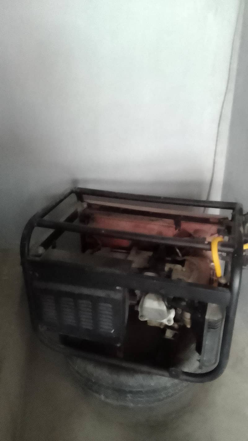 Generator in good condition for home use 1