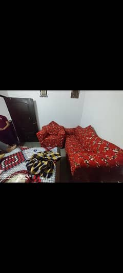 WE DEAL IN ALL KIND OF SOFA COVERS CHAIR COVERS AND BED COVERS