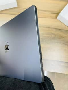 Apple MacBook pro m3 chip 2023 with full box for sale me