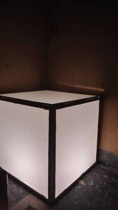 multipurpose lamp,table,decrtionpiece holder for laxury villa's