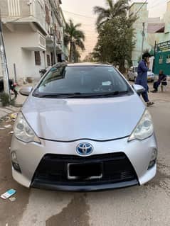 TOYOTA AQUA HYBRID 1.5