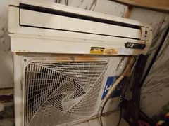 1 ton split AC working with full gas