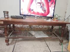 One table and 2 mini tables for sale