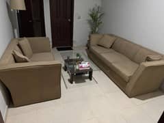 5 seates sofa set  with table in good condition urgent sell