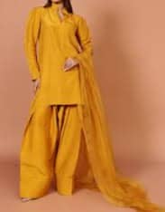 Stitch and Shine – Handcrafted Style, Tailored for Queens