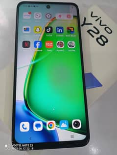 Charming and Lovely VIVO Y28 8 128 in warranty full box