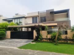 1 Kanal Well Maintained 6 Years Slightly Used Bungalow On Top Location For Sale in Phase 6 DHA Lahore Lahore