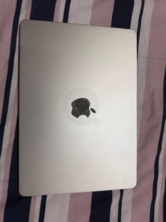 MacBook M3 Air | 8/256 GB | Starlight Color | 10/10 Condition