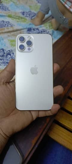 12 pro max 10 / 10 condition. Battery health82