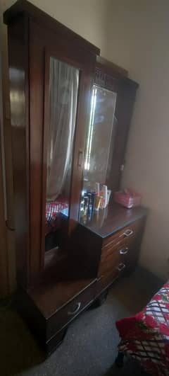 Dressing table with Drawers
