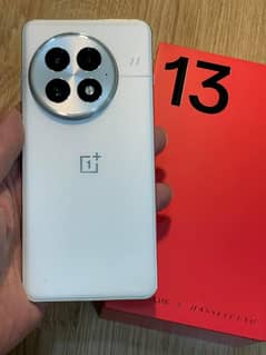 Oneplus 13 . . 