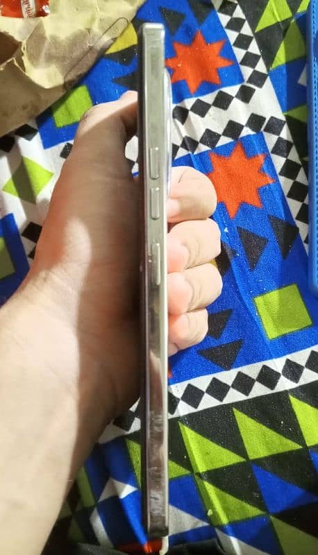 Tecno Camon 30  Condition 10/10 fix Price 3
